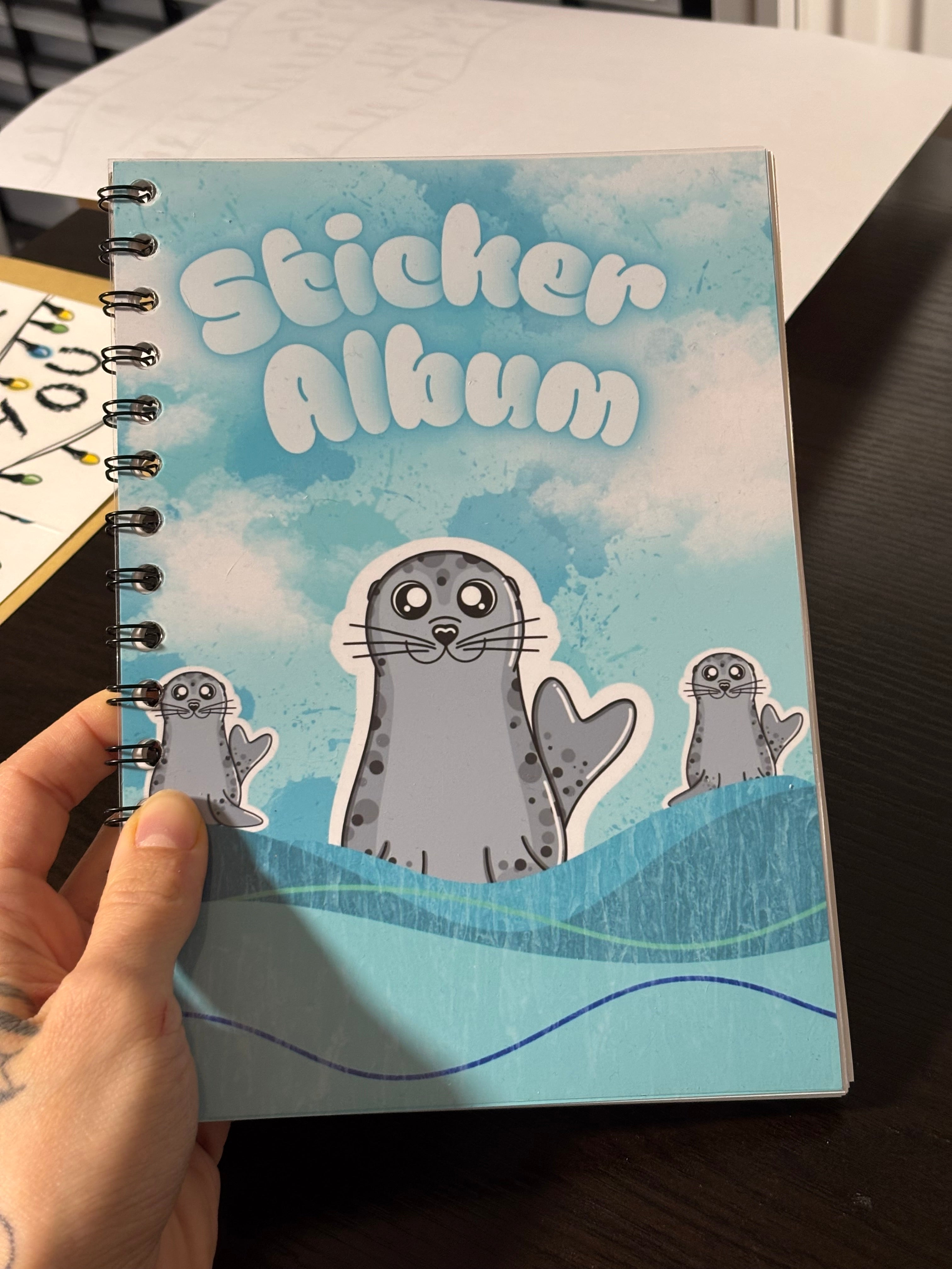 Stickeralbum, Drahtbinderücken, Silikonseiten