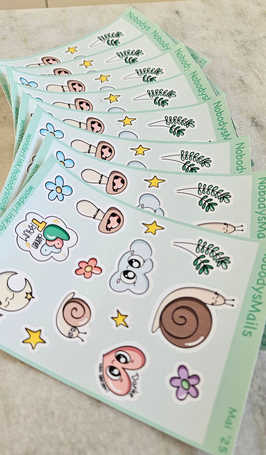 B-Ware Stickerbogen aus der ersten Nobody's Mail