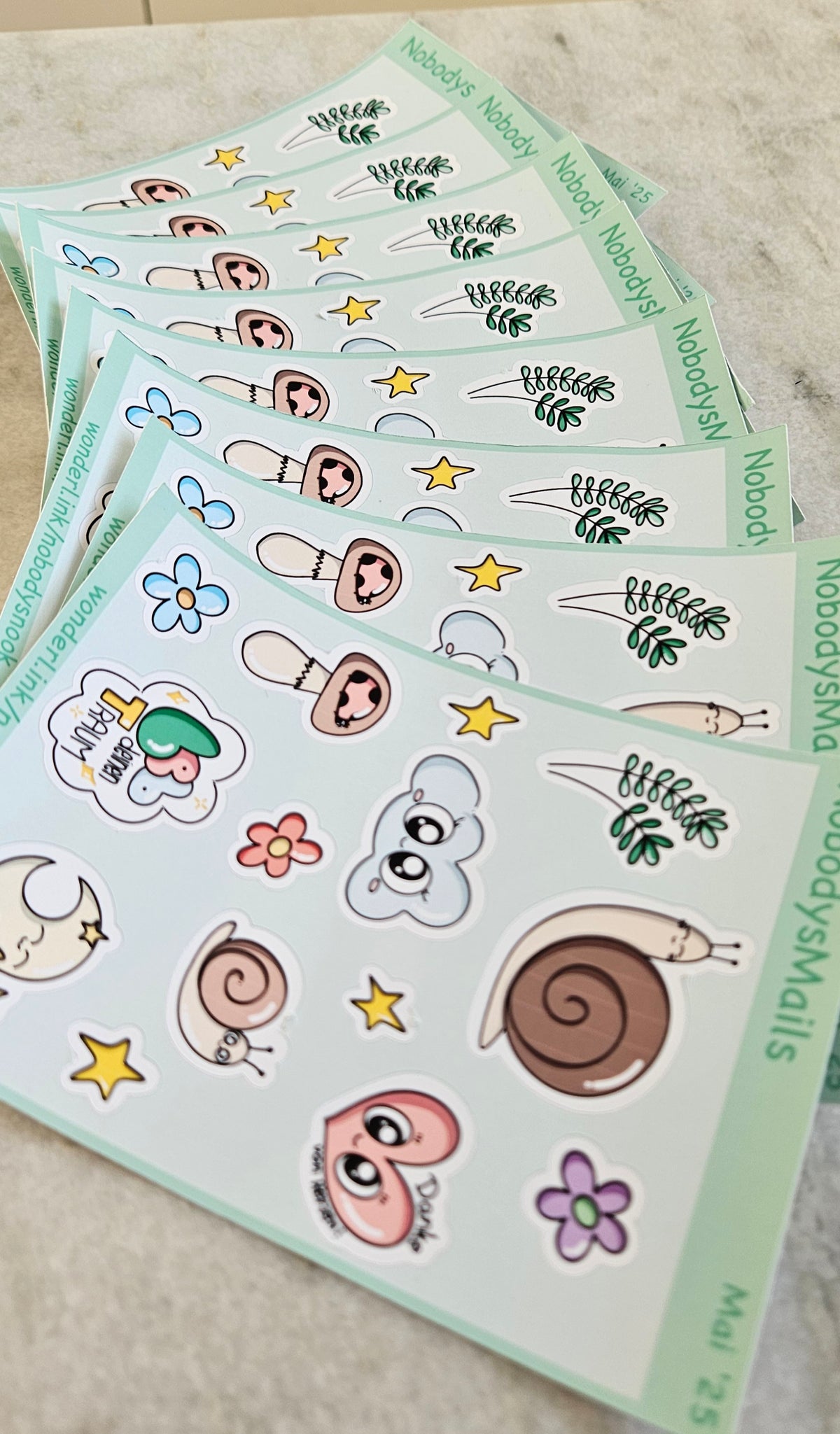 B-Ware Stickerbogen aus der ersten Nobody's Mail